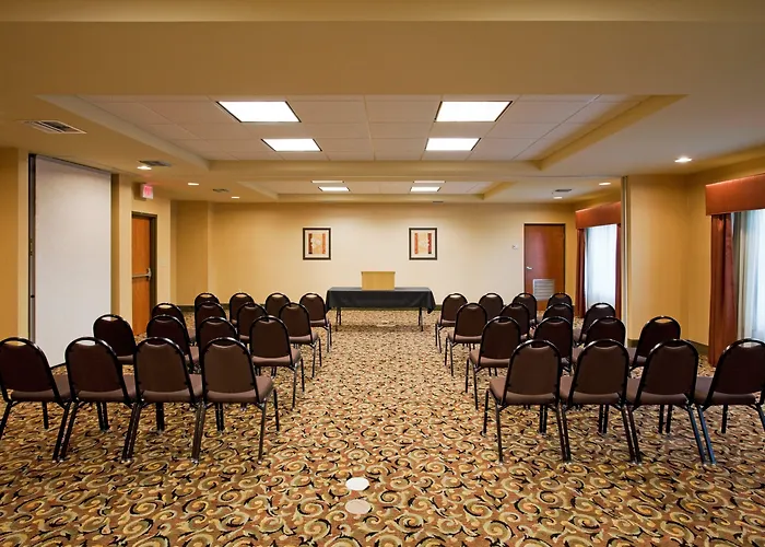 Holiday Inn Express & Suites Pembroke Pines-Sheridan St By Ihg