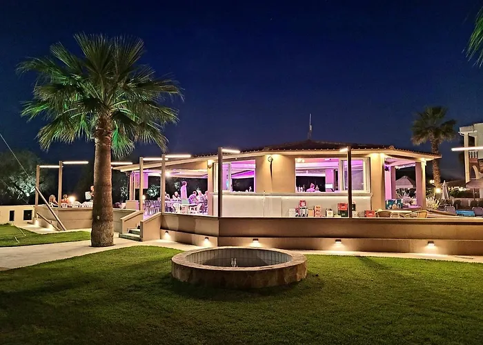 Jannos Beach Hotel