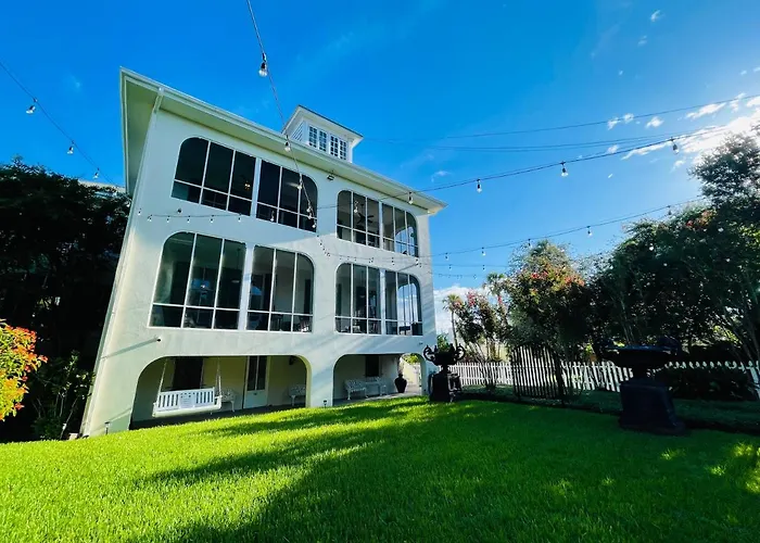 Virginia Point Inn