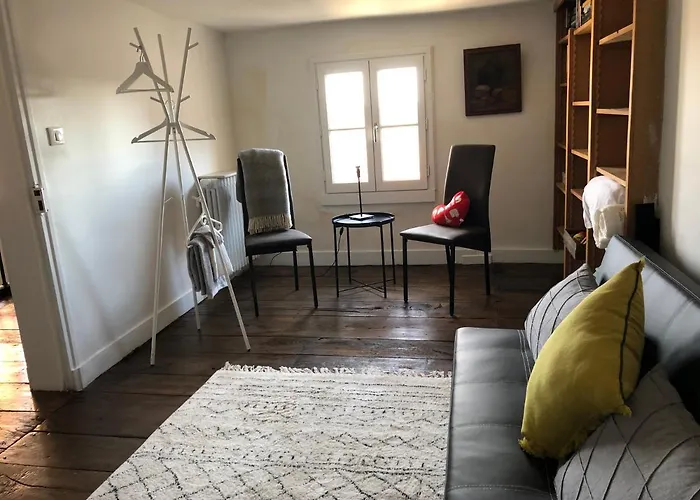 Beautifully Renovated Rooms On Place New York