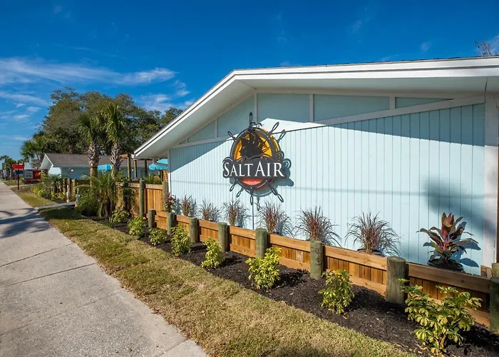 Salt Air Inn & Suites