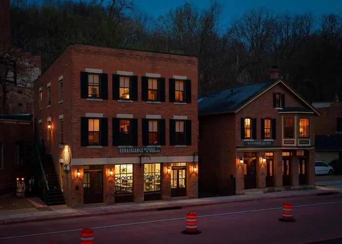 Riverboat Suites
