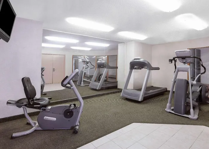 Days Inn By Wyndham Raleigh Glenwood-Crabtree