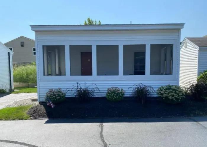 Carriage House Motel Cottages & Suites