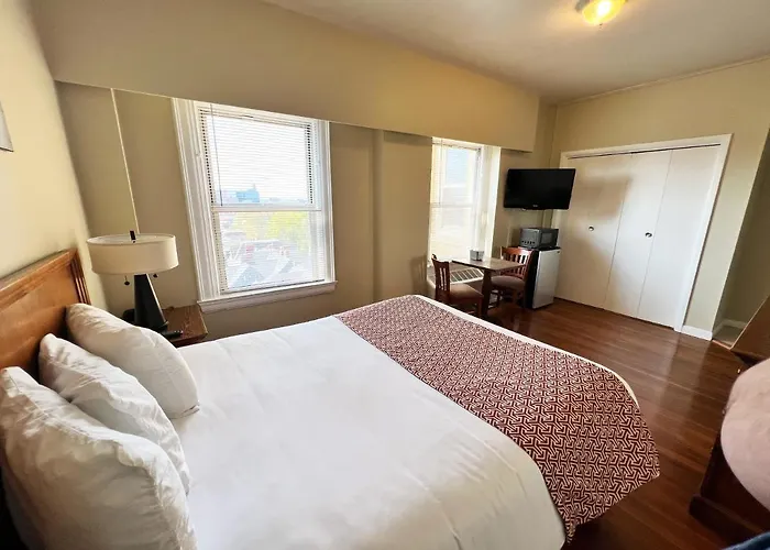 Lenox Hotel And Suites