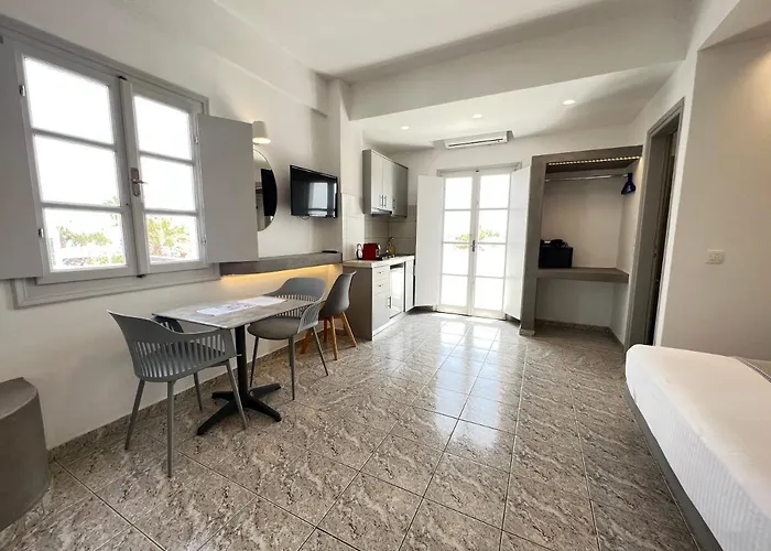 White Lily Suites & Lofts - Adults Only 16 Plus Perivolos 