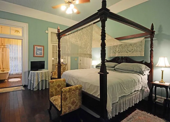 1872 Denham Inn Monticello