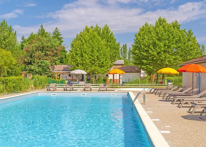Lagrange Grand Bleu Vacances – Résidence Port Lalande Castelmoron-sur-Lot