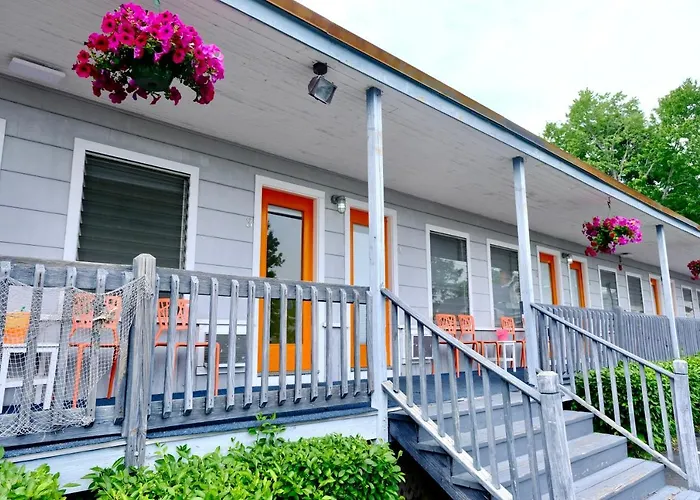 Dock House Inn