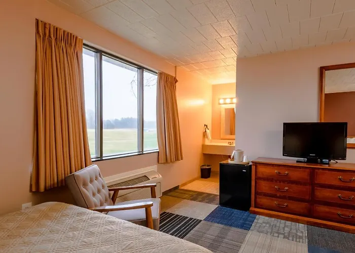 Candlestone Golf And Resort