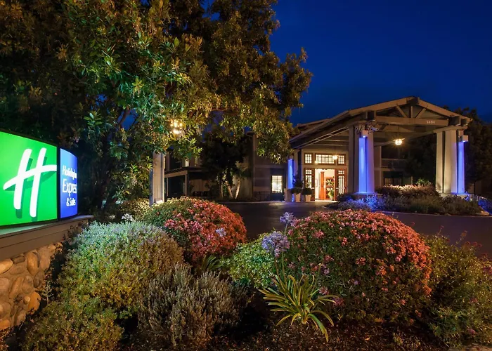Holiday Express & Suites Carpinteria By Ihg
