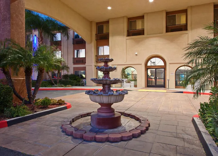 Holiday Inn Express Temecula By Ihg
