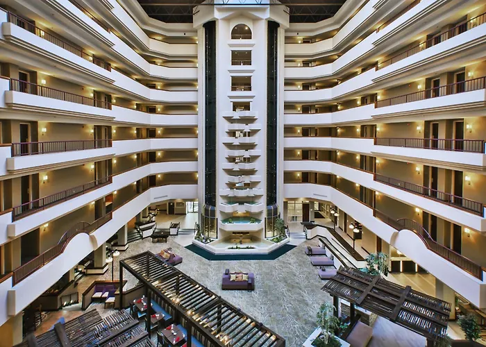 Doubletree By Hilton Downtown Convention Center