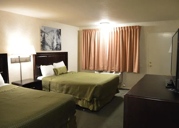 Cedar Lodge El Portal