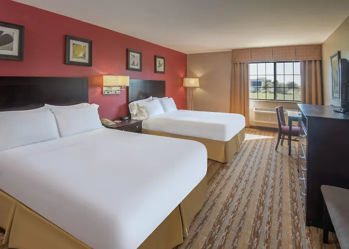 Holiday Inn Express Hotel & Suites Wauseon By Ihg