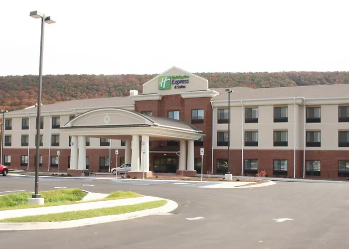 Holiday Inn Express & Suites Cumberland - La Vale By Ihg