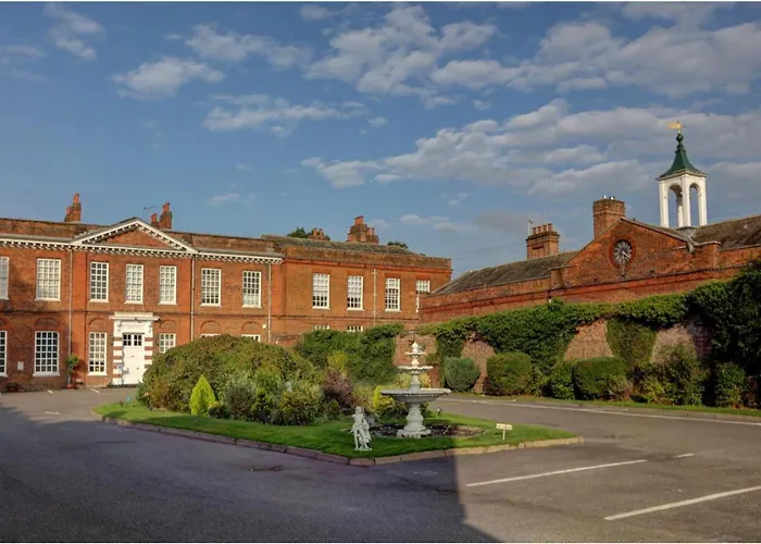 Baylis Park Hotel