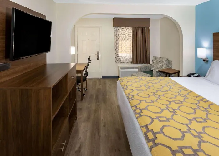 Baymont By Wyndham Biloxi - Ocean Springs