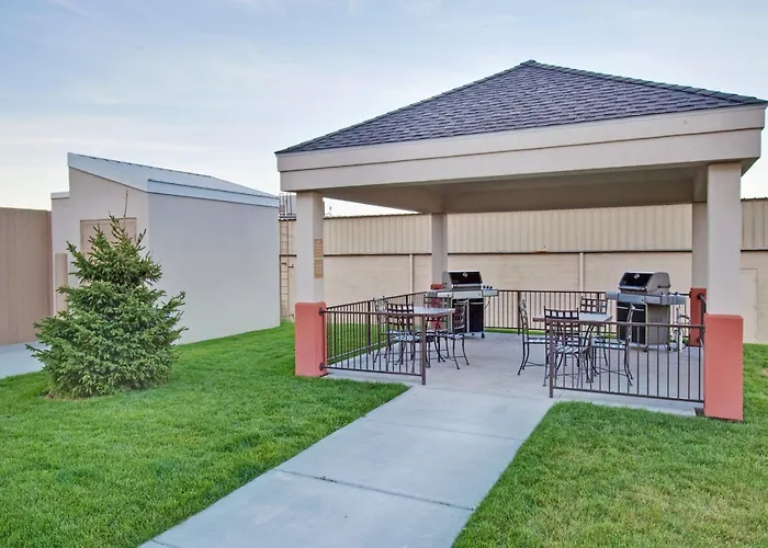 Candlewood Suites By Ihg
