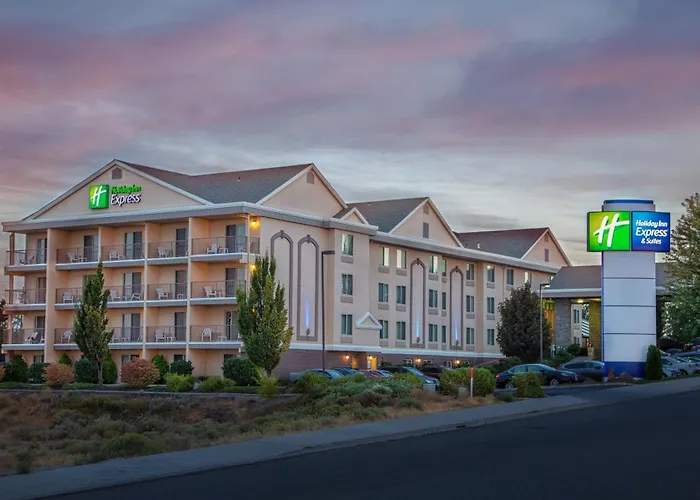 Holiday Inn Express & Suites