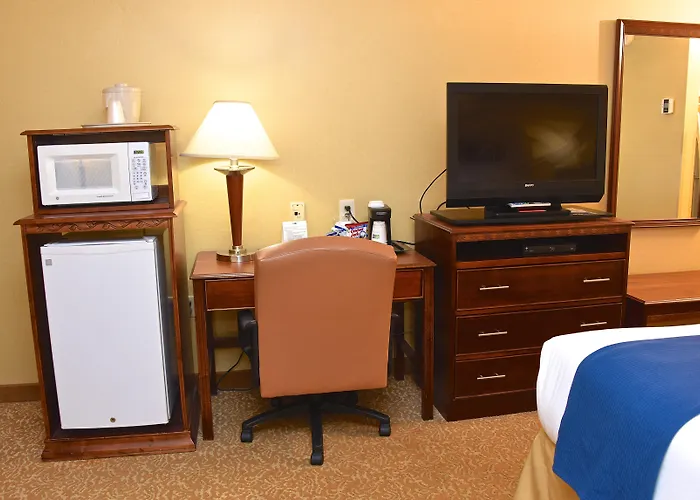 Holiday Inn Express & Suites Fenton/I-44 By Ihg
