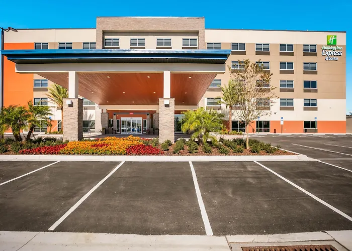 Holiday Inn Express & Suites Jacksonville - Town Center By Ihg