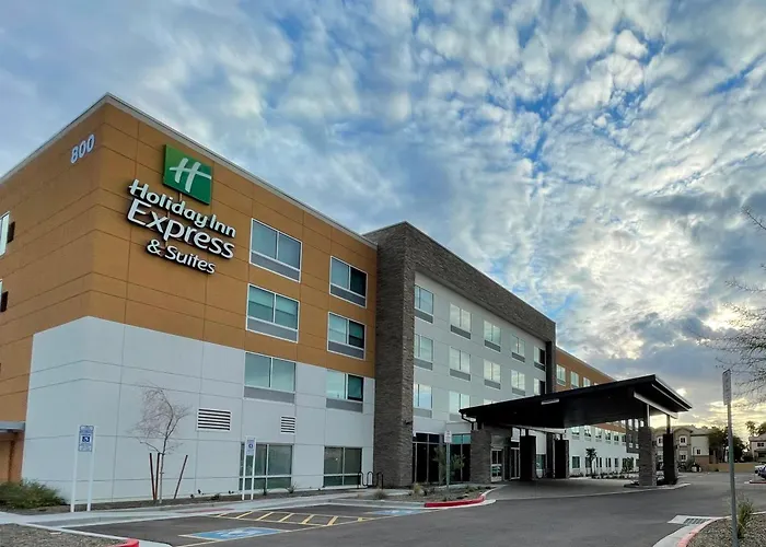 Holiday Inn Express & Suites - Phoenix - Airport North By Ihg
