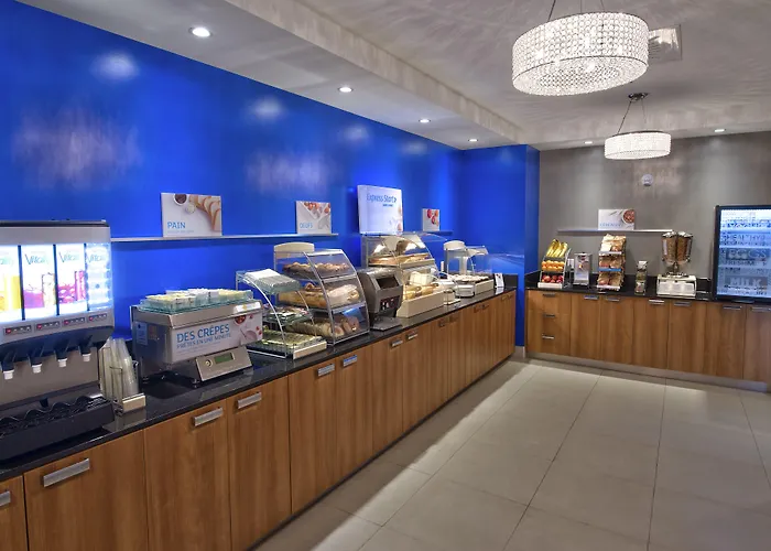 Holiday Inn Express & Suites Vaudreuil-Dorion By Ihg