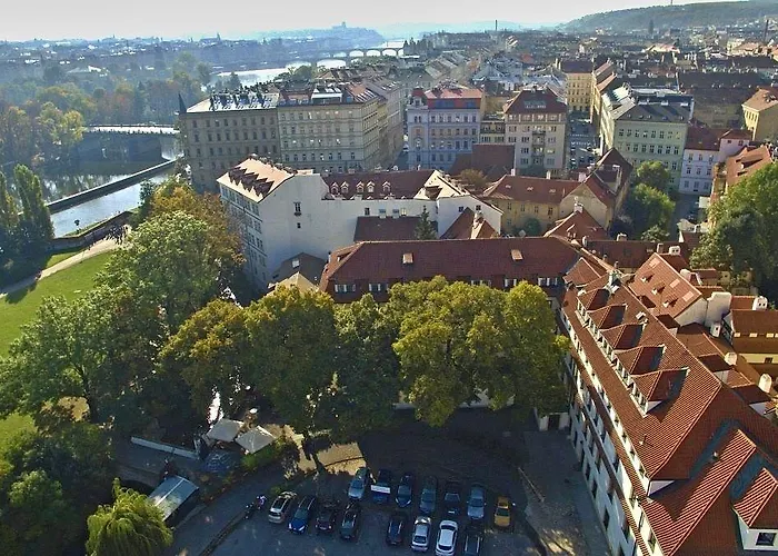 Pytloun Old Armoury , Stara Zbrojnice