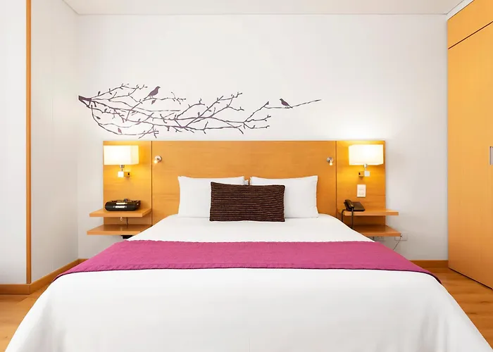 Hotel bh Parque 93