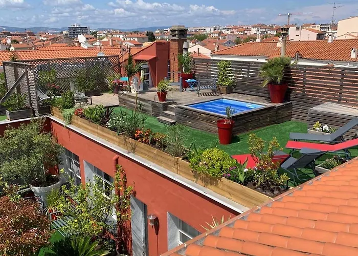 Le Patio Père Pigne Guestroom