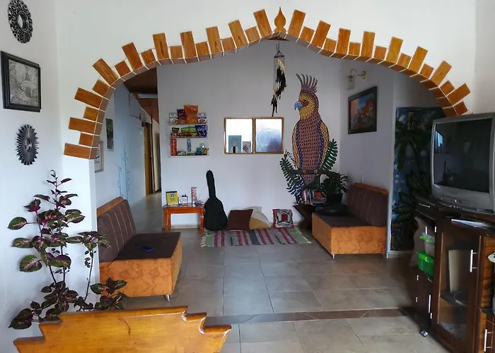 Tahamies Hostal - Artesanos Y Turistas.