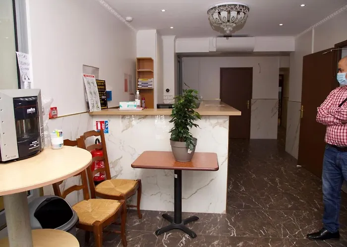 Hotel Le Privilege La Courneuve
