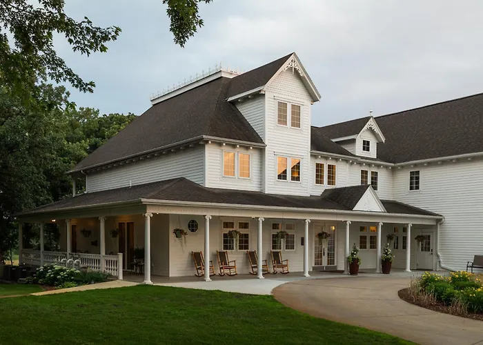Oakwood Inn