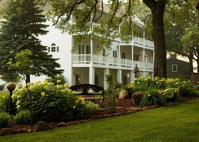 Oakwood Inn