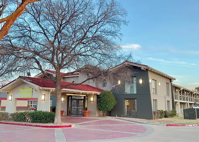 La Quinta Inn By Wyndham Mid-City
