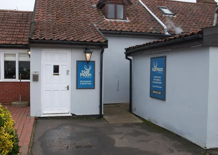 Half Moon Inn Pulham