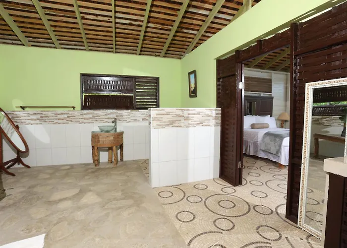 Blessings At Strawberry Fields Hotel Robins Bay