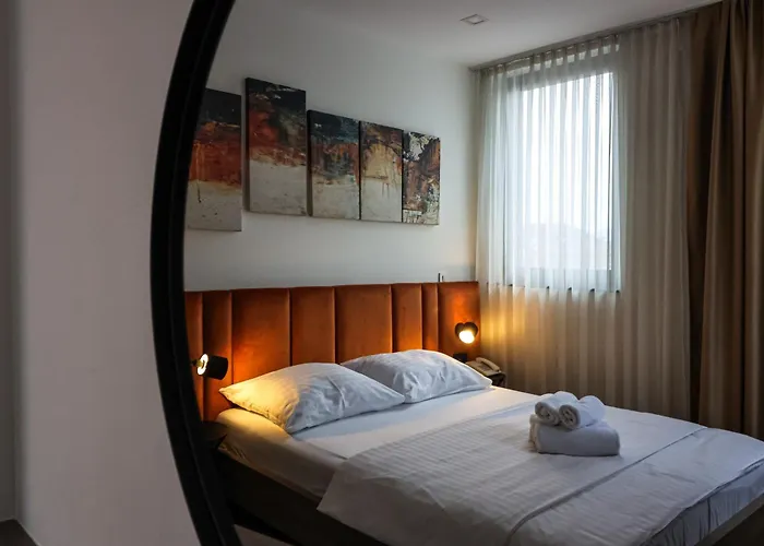 The Hotel National