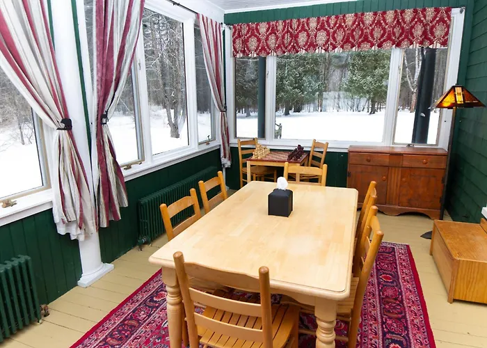 Trails End Inn Keene Valley