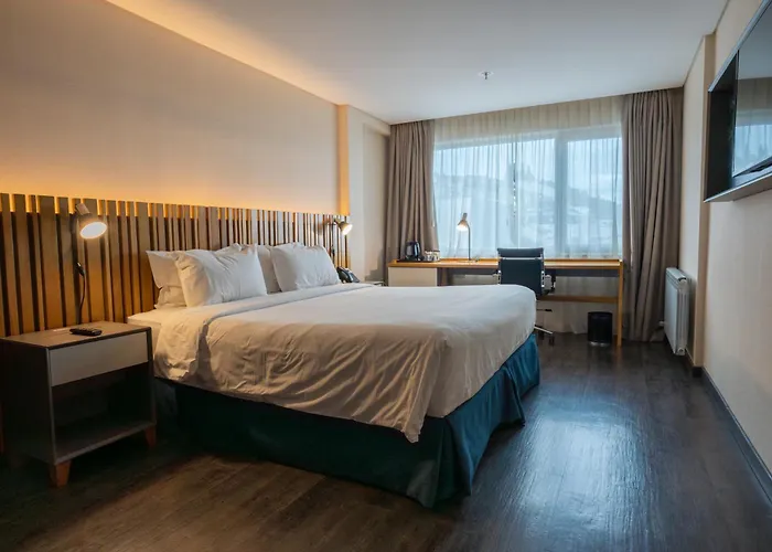 Hampton By Hilton Bariloche Hotel