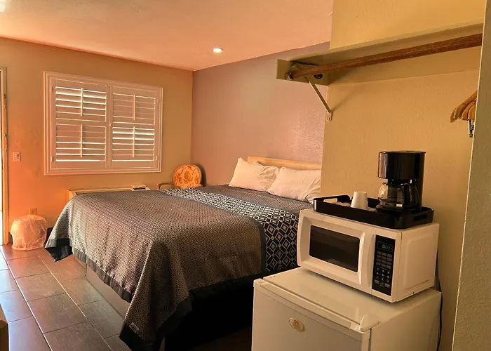 California Inn Hotel And Suites Adelanto Us 395