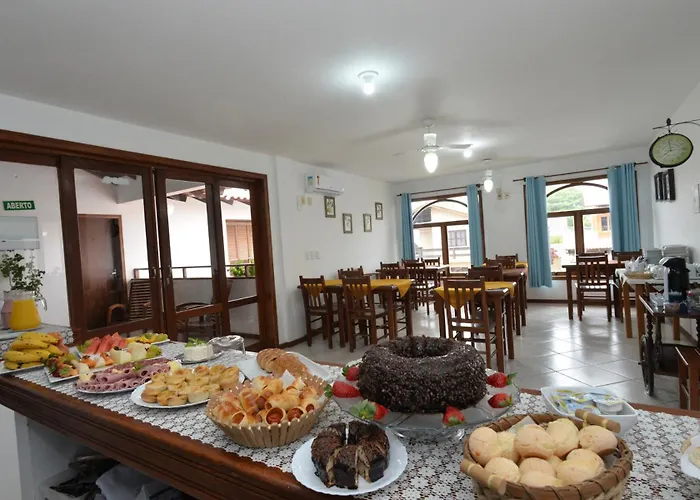 Oceano Pousada - Buffet de café da manhã e serviço de quarto diário