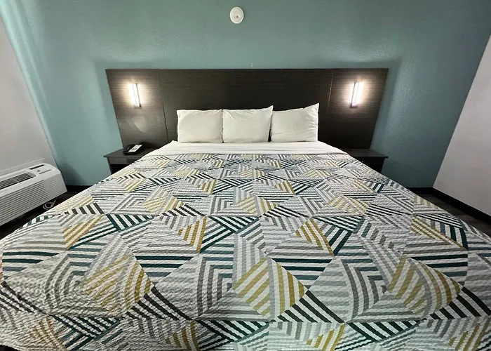 Studio 6 Suites East Syracuse Airport
