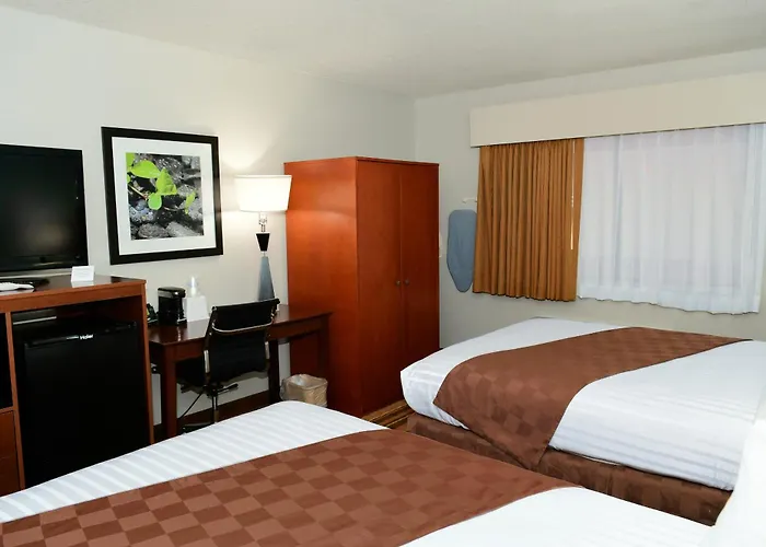 Rock Island Inn & Suites Marshalltown
