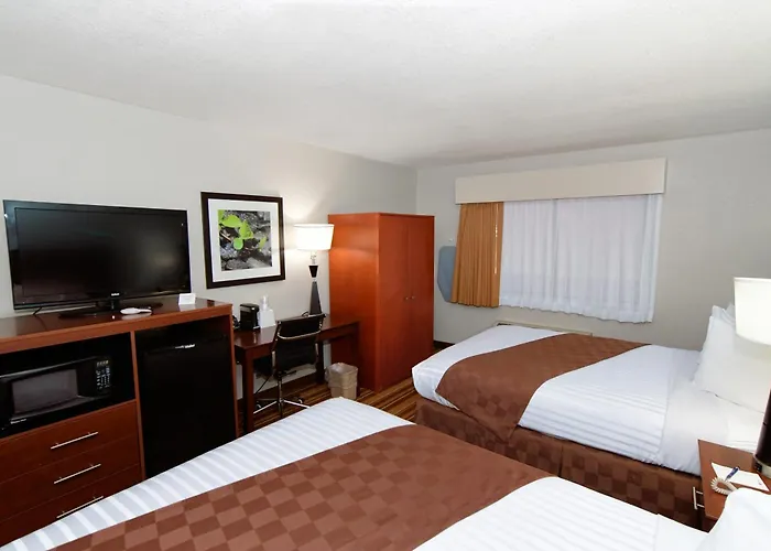 Rock Island Inn & Suites Marshalltown