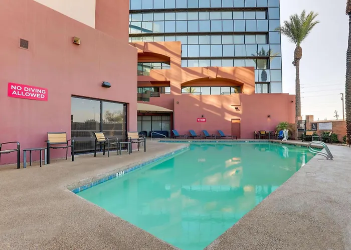 Drury Inn & Suites Phoenix Airport
