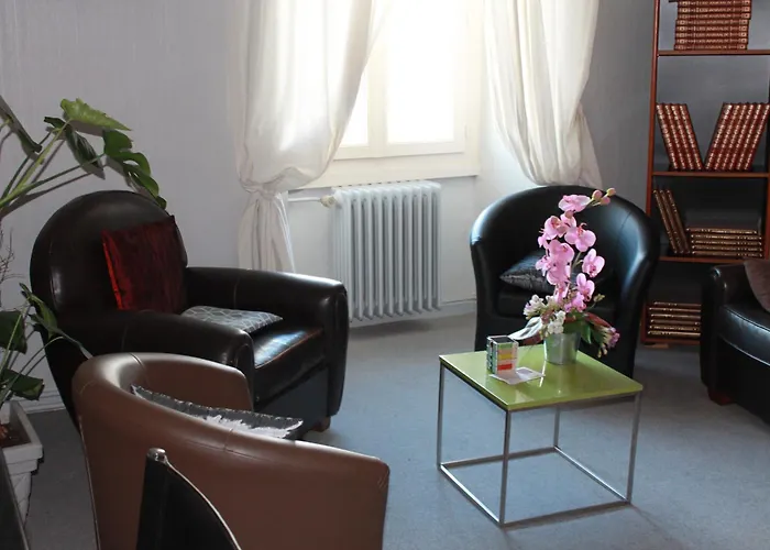 Logis Hotels- Auberge de la Tour - Hôtel et restaurant