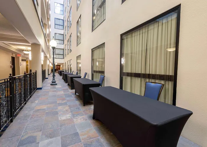 Saint Louis Dog Friendly Hotels