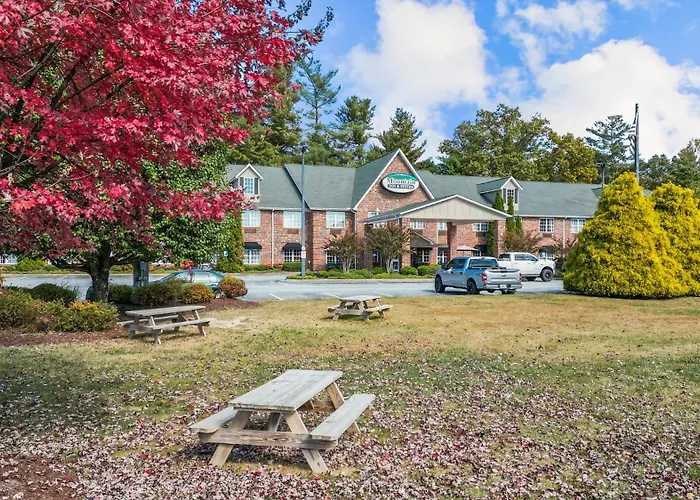 Mountain Inn & Suites Flat Rock